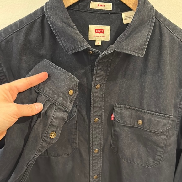 Levi's Men’s Slim Fit Black Denim Long Sleeve Button-Up Shirt Black Size M - Picture 4 of 4